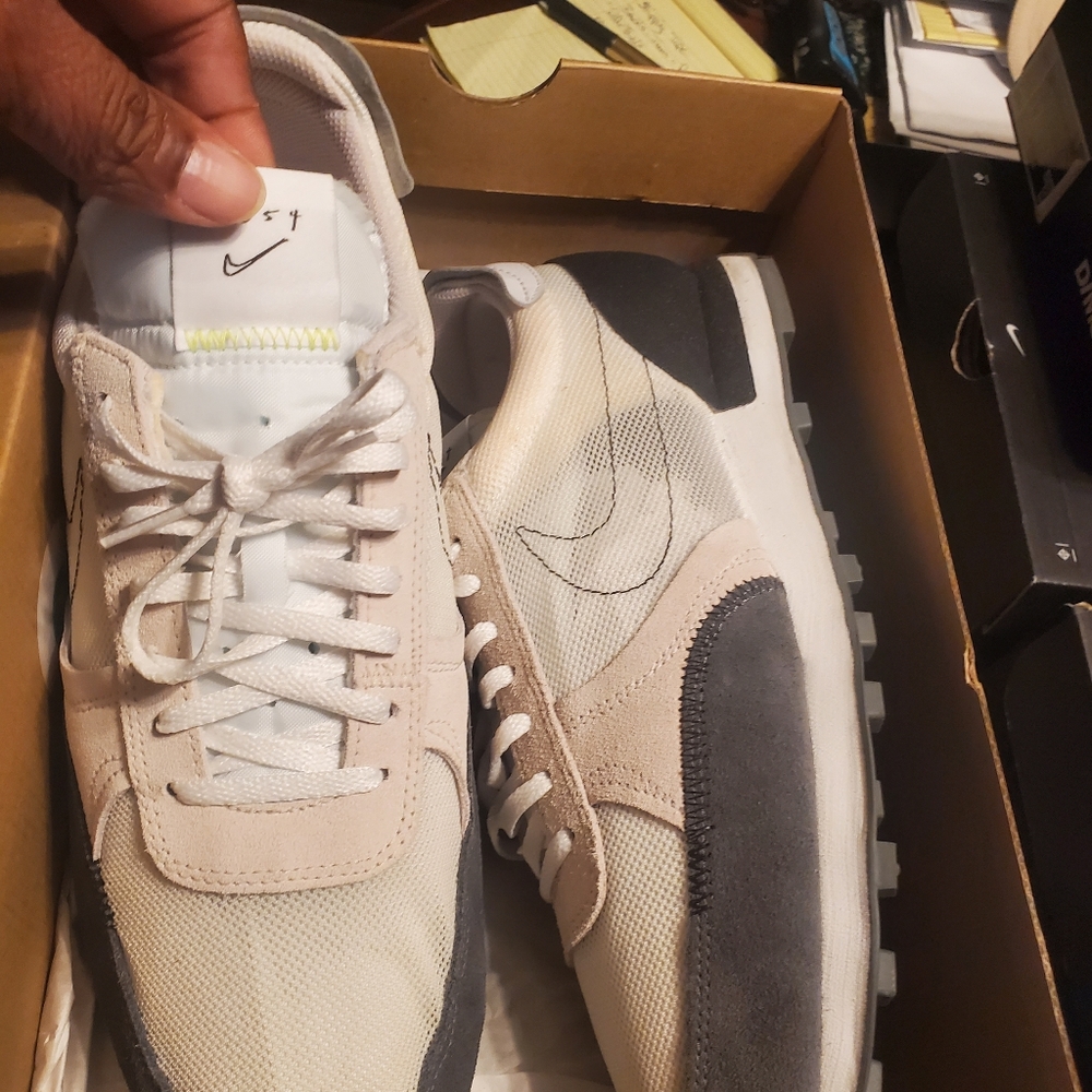 Nike Day Break sz12 wht gray